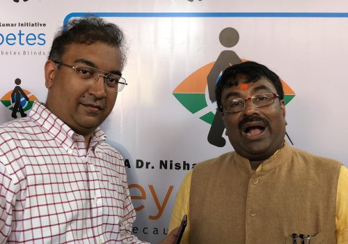Dr. Nishant Kumar with Shri Sudhir Mungatiwar, Minister of Finance & Planning, Govt. of MAH - Eyebetes @ Siddhi Vinayak Temple 2018